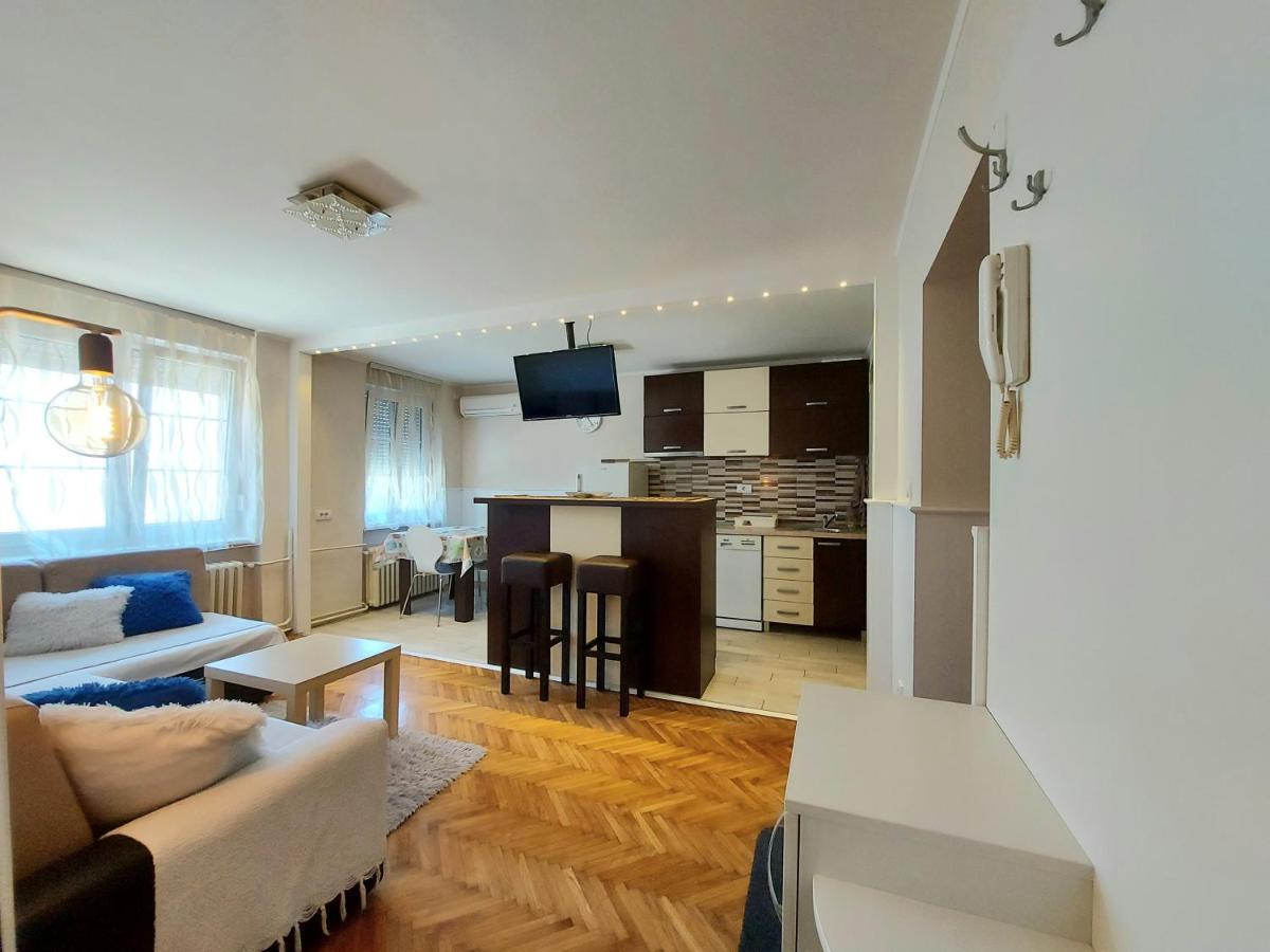 Central Apartment With Garage Novi Sad Exteriér fotografie