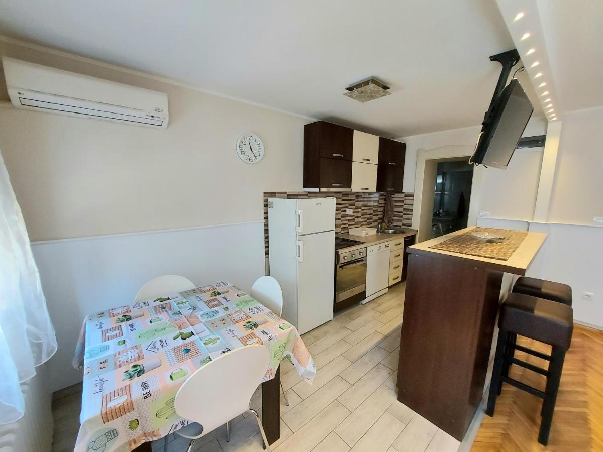 Central Apartment With Garage Novi Sad Exteriér fotografie