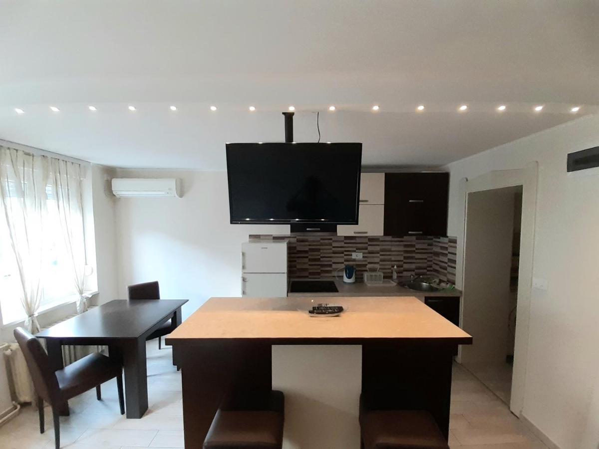 Central Apartment With Garage Novi Sad Exteriér fotografie